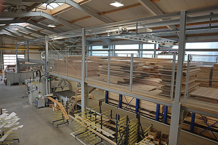 Magazzino dei pannelli sopra l'area di produzione di Alber Treppensysteme